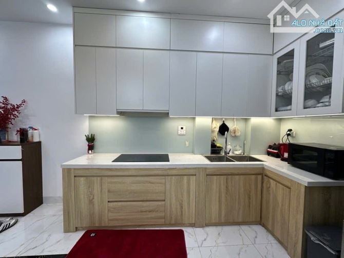 Bán nhà Trương Định 34m2, 5T thang máy, mt 5.5m mặt ngõ thẳng phố, sổ đẹp. Giá 7.98 tỷ