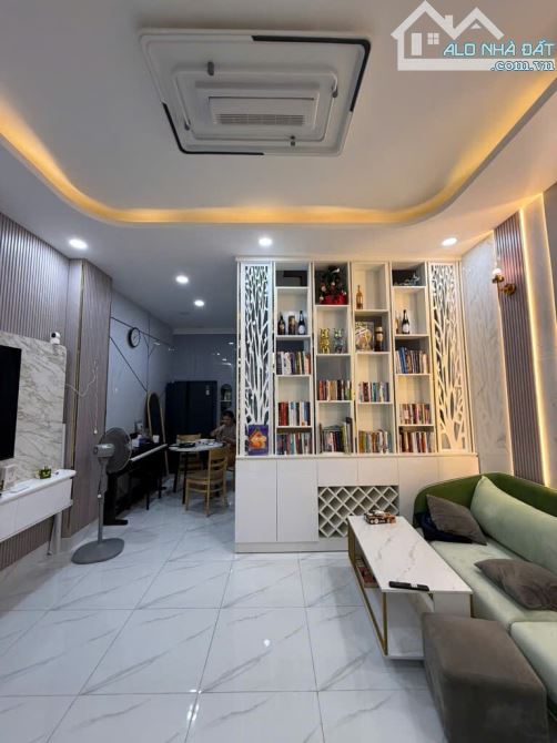Bán Nhà 4 tầng, Nguyễn Văn Quỳ, Quận 7.  hoàn công 110m2, full nội thất, chỉ 4.9 tỷ - 3