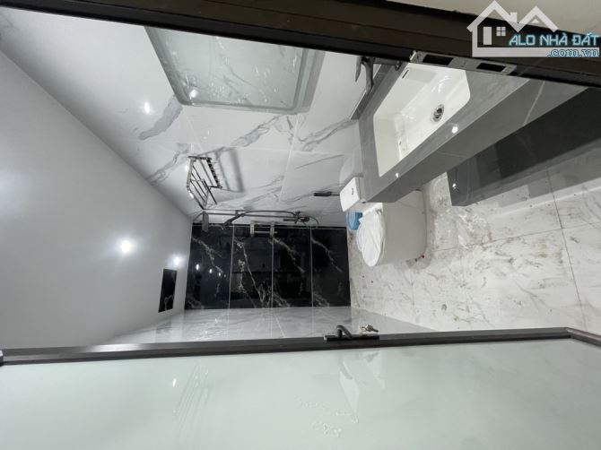 Bán nhà ngõ 67 Nguyễn Văn Cừ 66m x 6T, oto thang máy, mới tinh hơn 11 tỷ còn TL. LH - 3
