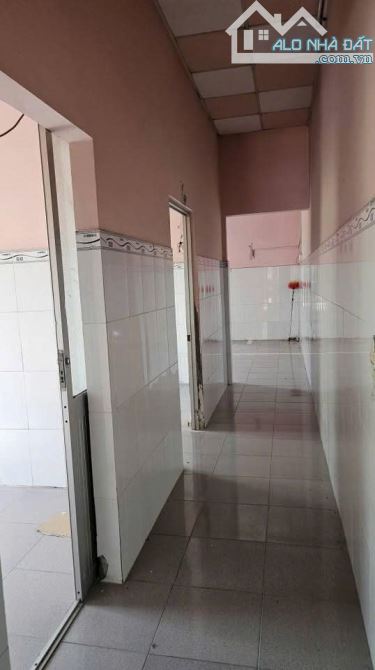 950 triệu xin phép giao luôn cuốn sổ hồng căn nhà nát ngay Tân Xuân, Hóc Môn, 5x16m - 3
