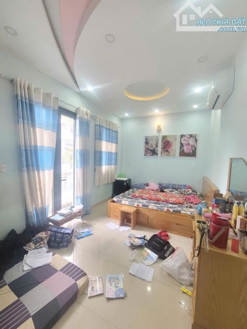 MẶT TIỀN LÊ LAI -  KHU ĐỒNG ĐEN - BÀU CÁT - NGANG 5,7M - 4 TẦNG - GIÁ 11.X TỶ - 3