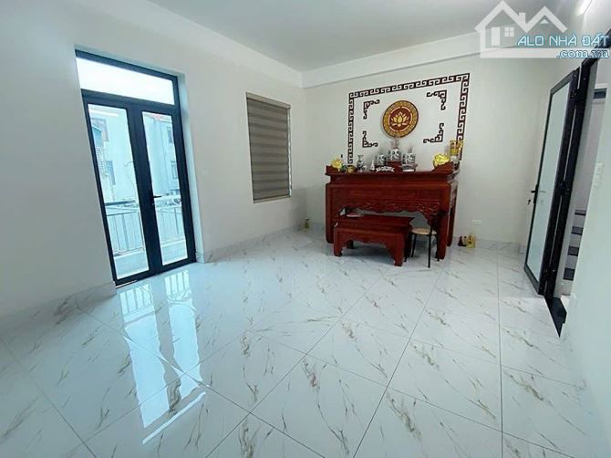 BÁN NHÀ PHÂN LÔ VIP X2B TAM TRINH – 80M² – 4 TẦNG – LÔ GÓC – VIEW HỒ – VỈA HÈ – 18.4 TỶ - 3