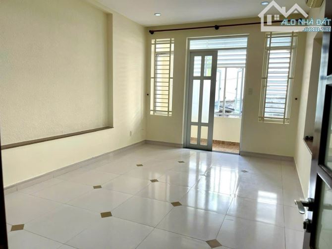 HXH 8m nhà 4 tầng mới trung tâm P. Tân Sơn Nhất (P.4 cũ). DT 4x20m (80m2). Giá cực tốt - 3