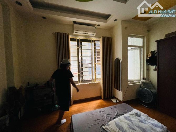 Chính chủ gửi bán căn nhà - Võ Chí Công - Cầu Giấy - 5 Tầng - 6.5 Tỷ - 3