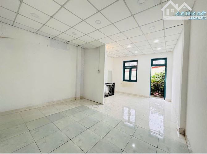 Bán Nhà Mặt Tiền Trung Mỹ Tây Q12 - 65M2(4.5 x 14m )- 2Tầng -Đường 8m - Chỉ 4,95 Tỷ. - 3