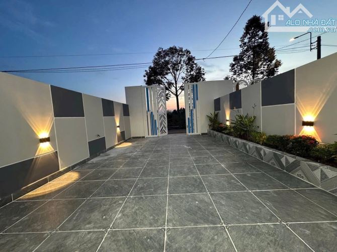 Bán Nhà đẹp Mặt Tiền Đường Mỹ Lộc  DT: 129m2 thổ cư 100% - 3