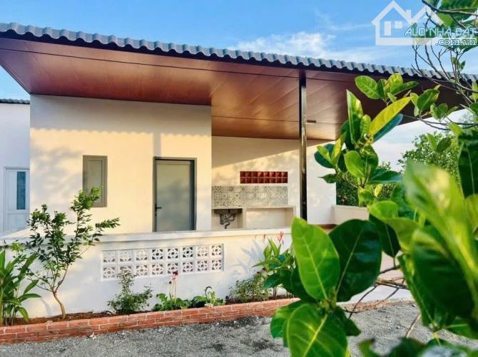 Cần bán nhà vườn 1.077m2 sẵn 300m2 thổ cư và vườn cây chỉ 2.5 tỷ - 4