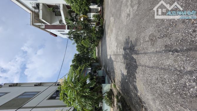 B.Á.N ĐẤT  ĐAN PHƯỢNG  , PHÂN LÔ,  Ô TÔ TRÁNH , SÁT VƯỜN HOA, CÂY CỐI MÁT MẺ 63M2, 7 TỶ 9 - 4