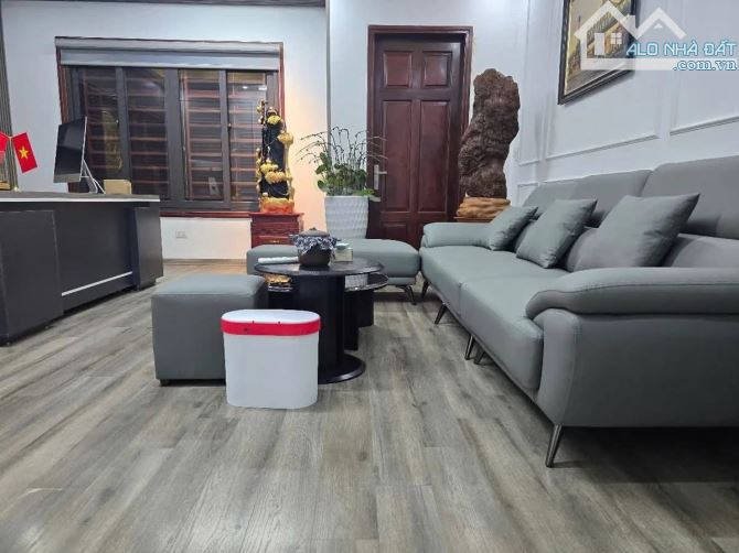 🔥 LIỀN KỀ 90 NGUYỄN TUÂN - CHỦ HẠ SÂU 1 TỶ - GIÁ CHỈ CÒN 40.5 TỶ - 4