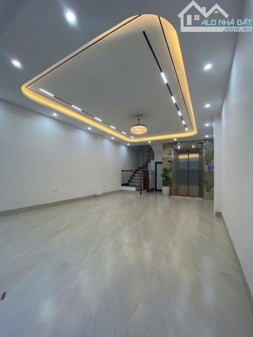 Bán nhà phố Cổ Linh-Long Biên DT 55M2, 7 Tầng, MT 4.7M, Gara ô tô, thang máy ô tô 16. - 4