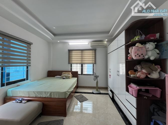 Cần bán căn Lô góc 5 tầng PHÚC LỢI mặt tiền khủng,dân xây, giá chào 5,88 tỷ - 4