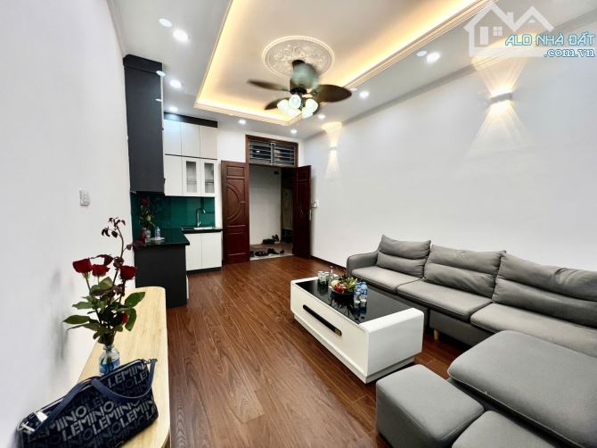 TẬP THỂ 3 NGỦ – DIỆN TÍCH SỬ DỤNG 90M² – GẦN PHỐ – GIÁ CHỈ HƠN 3 TỶ – NGÕ RỘNG, TIỆN ÍCH N - 4