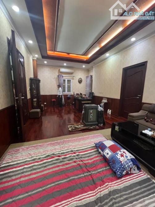 MẶT PHỐ KINH DOANH ĐỈNH CAO - TRẦN THÁI TÔNG - 52M² - 5 TẦNG - 26.9 TỶ - 4