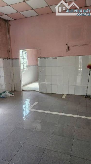 950 triệu xin phép giao luôn cuốn sổ hồng căn nhà nát ngay Tân Xuân, Hóc Môn, 5x16m - 4