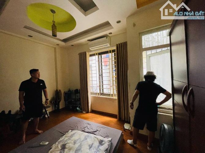Chính chủ gửi bán căn nhà - Võ Chí Công - Cầu Giấy - 5 Tầng - 6.5 Tỷ - 4