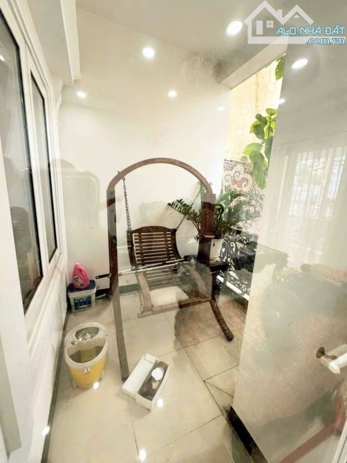 Biệt thự trung tâm P.Tân Bình - Cách nhà Ga T3 chỉ 500m. DT 7x20m~400m2, 4 tầng mới - 4