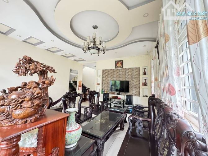 HẠ CHÀO 500 TRIỆU! BIỆT THỰ MẶT TIỀN HIỆP PHÚ Q9 CÒN 17.5 TỶ! - 4