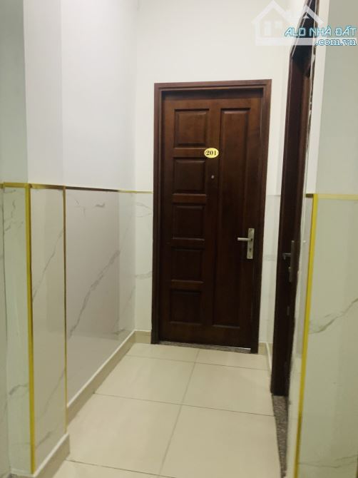 BÁN HOLTEL NẰM TẠI KDC TRUNG SƠN XỊN XÒ  TOÀN NHÀ CAO TẦNG VÀ BIỆT THỰ CAO CẤP - NGANG 5M - 4