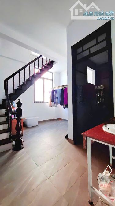LÔ GÓC 3 MẶT TIỀN TRẦN LÊ - 170M2 - 3 TÀNG – ĐANG KINH DOANH – CÓ DÒNG TIỀN ỔN ĐỊNH - 4