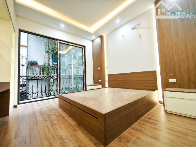 ĐÔNG NGẠC BẮC TỪ LIÊM NHÀ 50m 5 TẦNG Ô TÔ VÀO NHÀ 3 THOÁNG GIÁ 8,5 TỶ - 4
