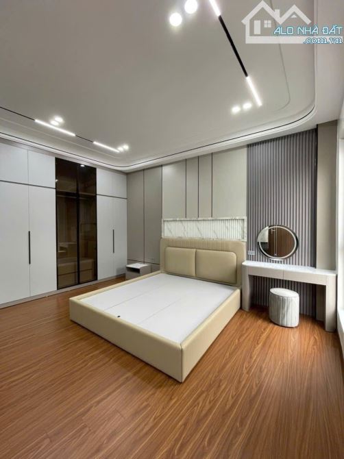 Bán nhà Nguyễn Văn Cừ,Long Biên 6 tầng,45m,mt8.5m gần oto nhỉnh 9 tỷ - 4