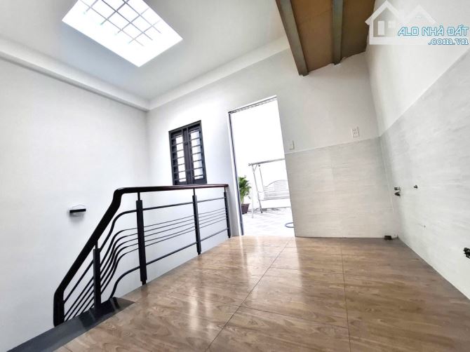 NGUYỄN PHÚC CHU P15 TÂN BÌNH , DT 4,4×11 ,4 TẦNG ,XE HƠI ĐẬU NHÀ ,GẦN SÂN BAY ,NHỈNH 6 TỶ - 5