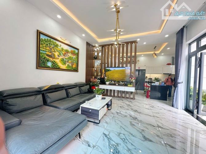Bán biệt thự đường Trịnh Hoài Đức , Đà Lạt 200m2 1 lầu 5 Phòng - 5