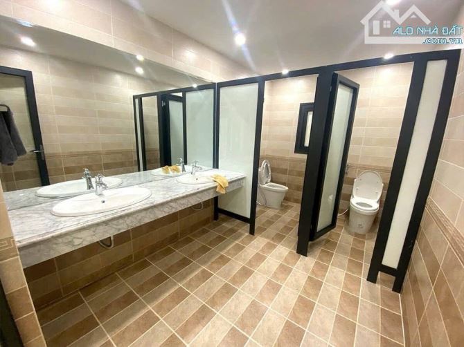 Bán toà nhà văn phòng, 2 thoáng,ô tô tránh Khuất Duy Tiến, Thanh Xuân 180m2,10 tầng, 56 tỷ - 4