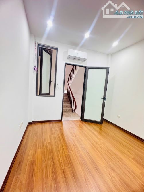 NHANH KẺO LỠ , THỊNH LIỆT , 36M² x 5T MỚI , Ô TÔ ĐỖ CỬA , GIẾNG TRỜI THOÁNG , 8,75 TỶ - 5
