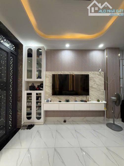 Bán Nhà 4 tầng, Nguyễn Văn Quỳ, Quận 7.  hoàn công 110m2, full nội thất, chỉ 4.9 tỷ - 5
