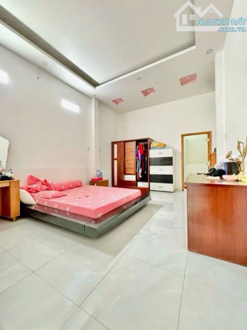 MẶT TIỀN BÀU CÁT - KHU VIP BÀU CÁT - 5PN - 4 TẦNG  - 4X18 - DTCN 72M2 - GIÁ 12.X TỶ - 5