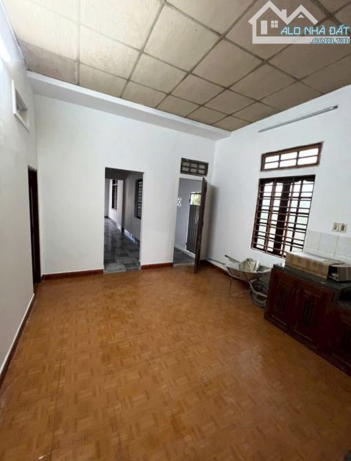 Nhà cấp 4 sân vườn rộng 229 m2 mà chỉ 2,6 tỷ. - 5