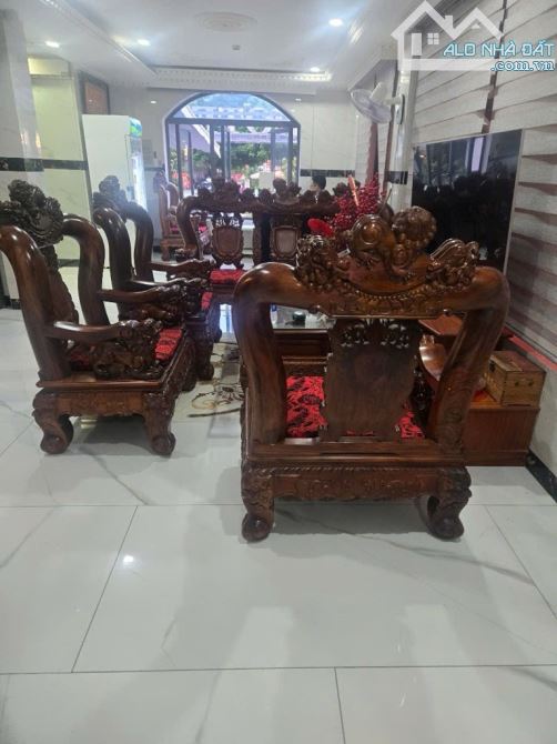 Bán Khách Sạn Mặt tiền Tên lửa, 8 tầng, 120m2, 8x15m,doanh thu 1,5 tỷ, 21 phòng, đường 40m - 5