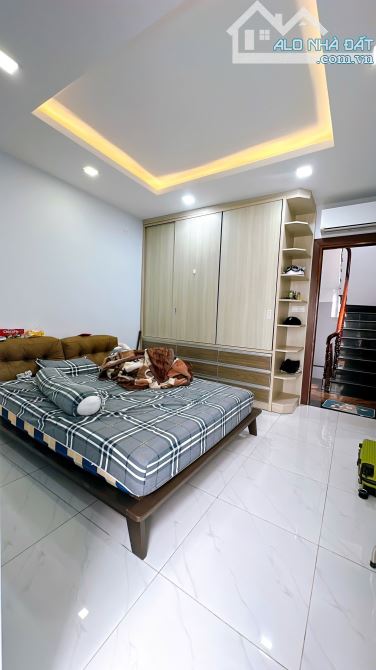 9 tỷ -BÁN NHÀ QUẬN 4: KDC HH, ĐƯỜNG SỐ XE HƠI TÂN VĨNH, 5 TẦNG HOÀN CÔNG - 6