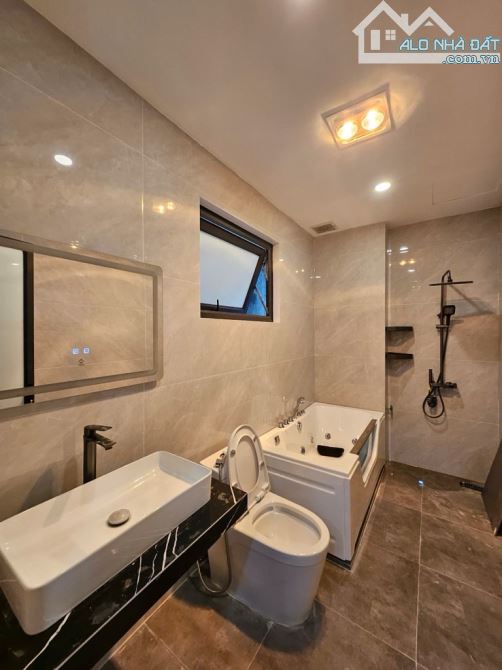 BÁN NHÀ ĐẸP HOÀNG NHƯ TIẾP, LONG BIÊN 6 TẦNG THANG MÁY– CHỈ HƠN 12 TỶ - 6