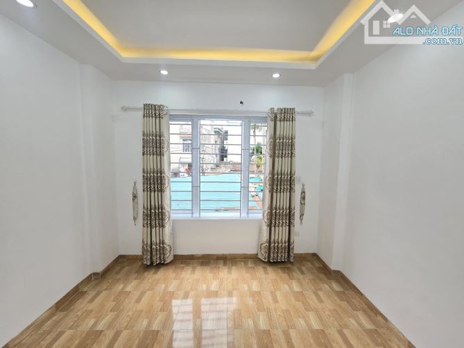 Bán nhà phân lô Vạn Phúc: 35m*4tầng, fadil đỗ cửa, ngõ thông, chỉ 6tỷ95 - 6