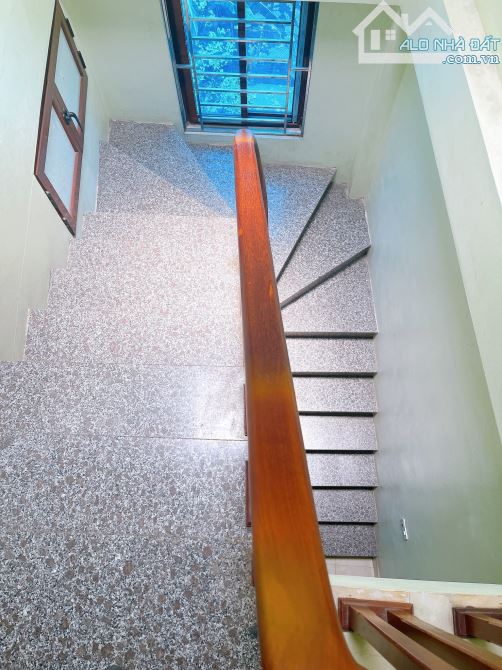 Ỷ LA DƯƠNG NỘI HÀ ĐÔNG NHÀ ĐẸP DÂN XÂY CHẮC CHẮN FULL ĐỒ NỘI THẤT 30M2 4 TẦNG 5 TỶ - 6