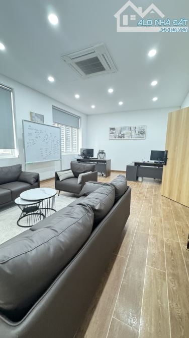 Biệt thự Him Lam Quận 7 200m2 thiết kế hiện đại giá tốt khu vực - 7