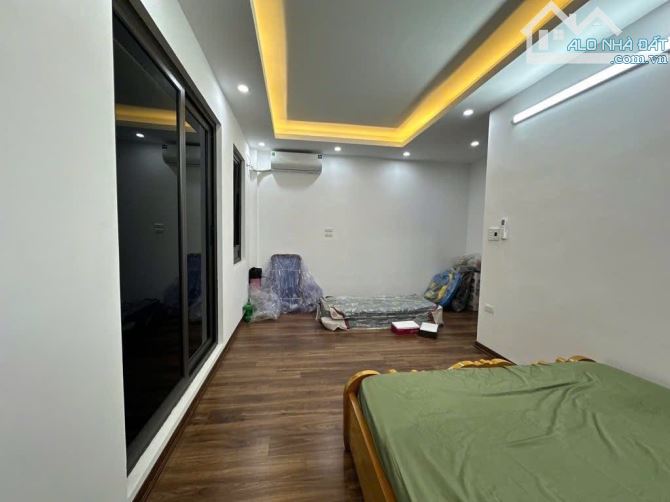 Bán nhà Trương Định 34m2, 5T thang máy, mt 5.5m mặt ngõ thẳng phố, sổ đẹp. Giá 7.98 tỷ