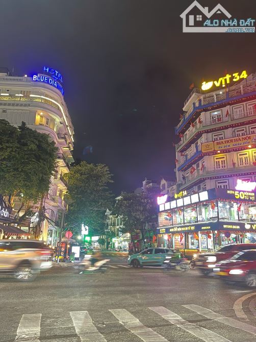 NHÀ HIẾM KHU SÂN BAY, 5 TẦNG ❌ 102m2 ❌ KHOÁN 68tr/th, HẺM 8m HỒNG HÀ - 22 TỶ - 7