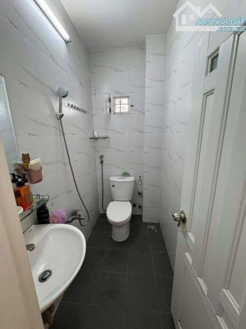 NHÀ 2 MẶT HẺM 8m, SỔ ĐẸP, KO LG - 4.2x13 (55.9m2) - 1/ ĐỒNG ĐEN KHU BÀU CÁT - 8 TỶ - 7