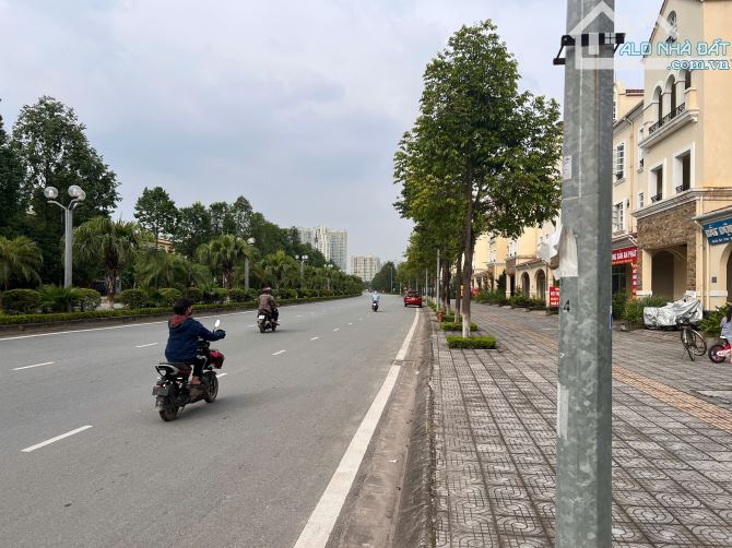 Cho thuê shophouse lô góc 210m Mặt đường chính, Full nội thất KĐT Nam An Khánh, giá 25tr - 7