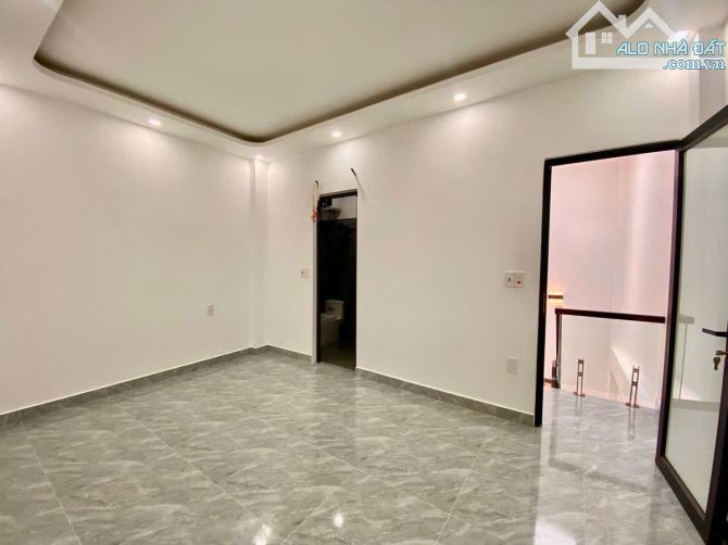 Bán Nhà 3 tầng Lạch Tray Ngô Quyền Hải Phòng vị trí gần các khu tiện ích, giá 3.09 tỷ - 7