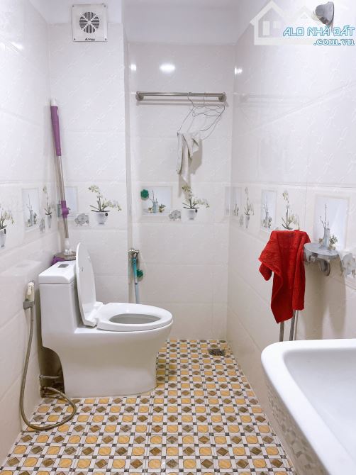 Ỷ LA DƯƠNG NỘI HÀ ĐÔNG NHÀ ĐẸP DÂN XÂY CHẮC CHẮN FULL ĐỒ NỘI THẤT 30M2 4 TẦNG 5 TỶ - 7