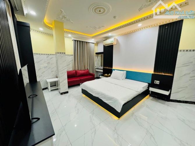 Bán Khách Sạn Mặt tiền Tên lửa, 8 tầng, 120m2, 8x15m,doanh thu 1,5 tỷ, 21 phòng, đường 40m - 7