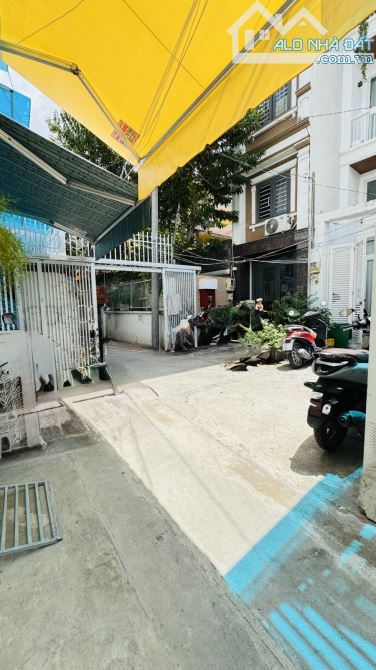 Bán nhà đường Nguyễn khoái quận 4 - 8