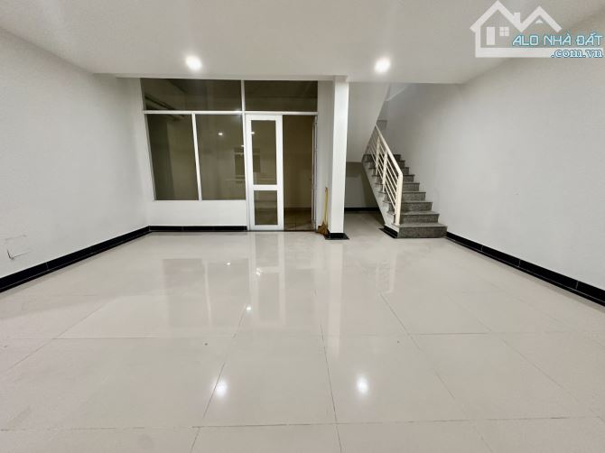 🏬 CĂN HỘ PENTHOUSE GIAI VIỆT  - TẠ QUANG BỬU, P5 Q8 - 228M²(20x11.3) - DTSD 500M² SÀN - 8