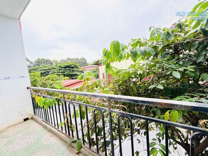 Bán Nhà Mặt Tiền Trung Mỹ Tây Q12 - 65M2(4.5 x 14m )- 2Tầng -Đường 8m - Chỉ 4,95 Tỷ. - 8