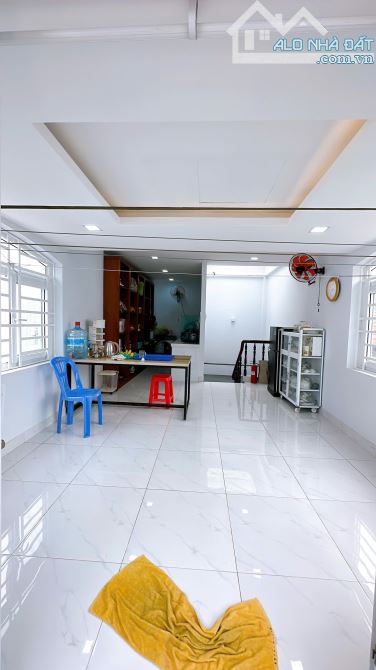 9 tỷ -BÁN NHÀ QUẬN 4: KDC HH, ĐƯỜNG SỐ XE HƠI TÂN VĨNH, 5 TẦNG HOÀN CÔNG - 9