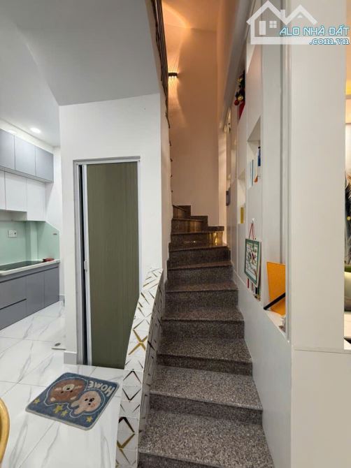 Bán Nhà 4 tầng, Nguyễn Văn Quỳ, Quận 7.  hoàn công 110m2, full nội thất, chỉ 4.9 tỷ - 9